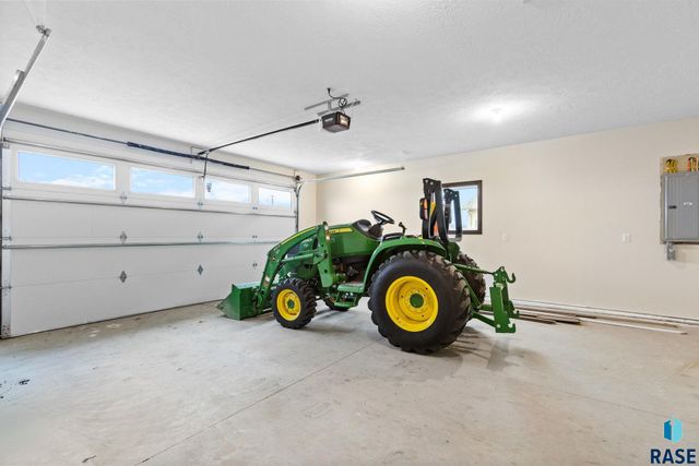 1102 S 6th Ave Avenue, Rock Rapids, IA 51246