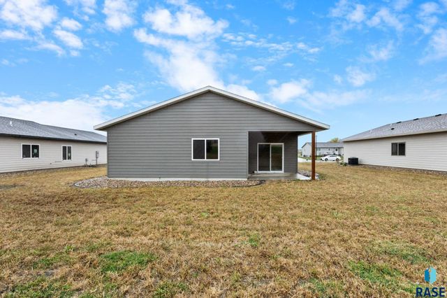 1102 S 6th Ave Avenue, Rock Rapids, IA 51246