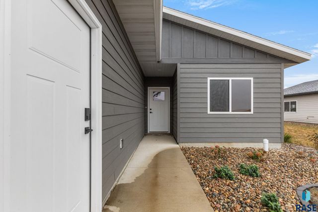 1102 S 6th Ave Avenue, Rock Rapids, IA 51246