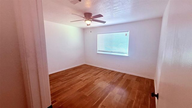 1927 Country Village Boulevard B, Humble, TX 77338