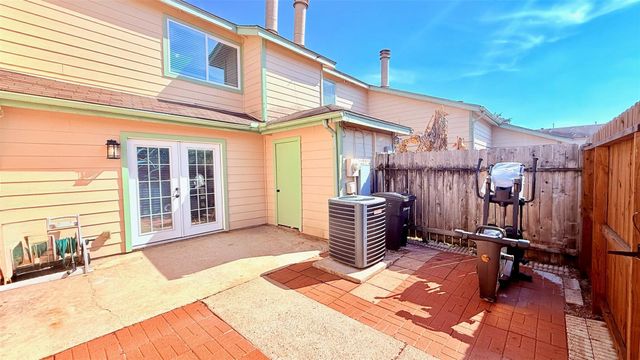 1927 Country Village Boulevard B, Humble, TX 77338