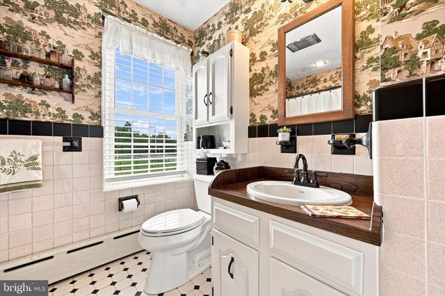 414 LOWER STATE RD, North Wales, PA 19454