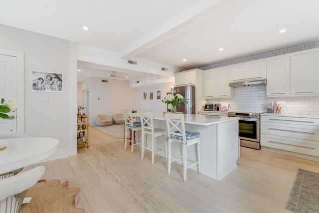 33 Bogard Street, Charleston, SC 29403