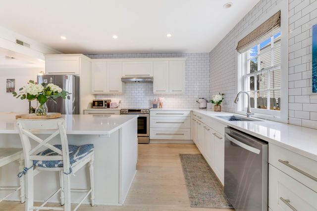 33 Bogard Street, Charleston, SC 29403