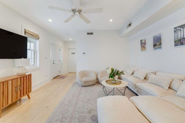 33 Bogard Street, Charleston, SC 29403