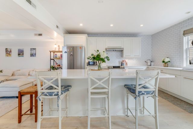 33 Bogard Street, Charleston, SC 29403