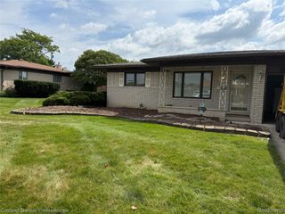 36544 Thomas Drive, Sterling Heights, MI 48312