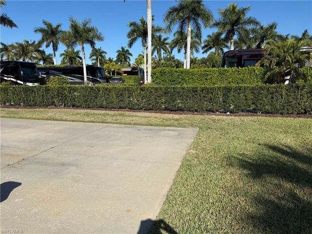 13563 Snook CIR, Naples, FL 34114