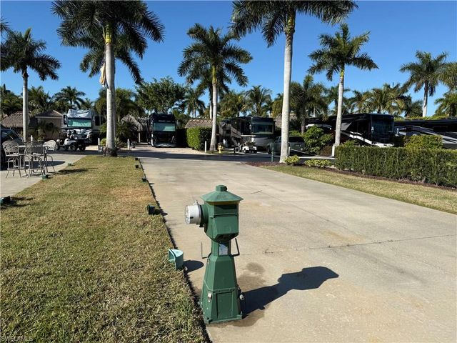 13563 Snook CIR, Naples, FL 34114