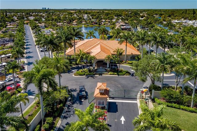 13563 Snook CIR, Naples, FL 34114