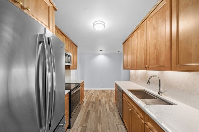 3070 Pheasant Creek Drive 106, Northbrook, IL 60062