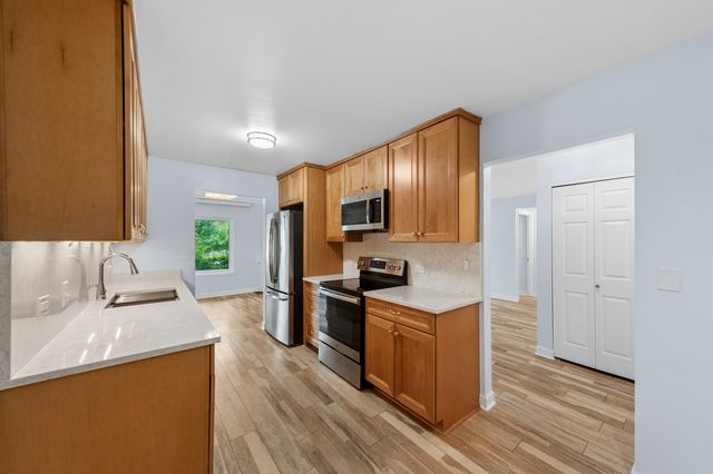 3070 Pheasant Creek Drive 106, Northbrook, IL 60062