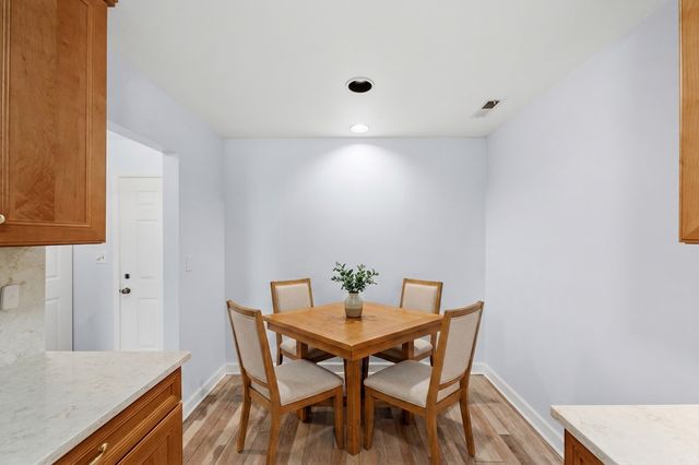 3070 Pheasant Creek Drive 106, Northbrook, IL 60062