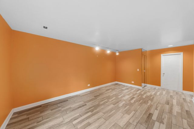 3070 Pheasant Creek Drive 106, Northbrook, IL 60062