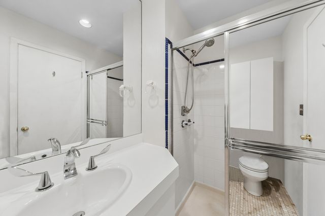 3070 Pheasant Creek Drive 106, Northbrook, IL 60062