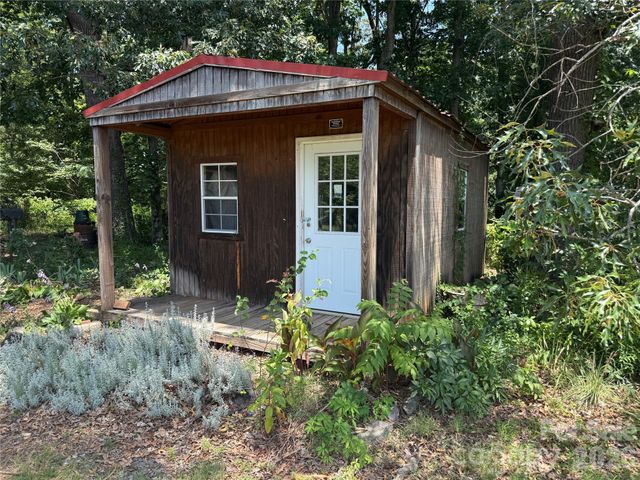 121 Brady Circle Road, Statesville, NC 28625