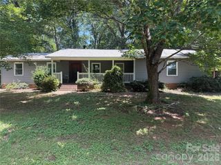 121 Brady Circle Road, Statesville, NC 28625
