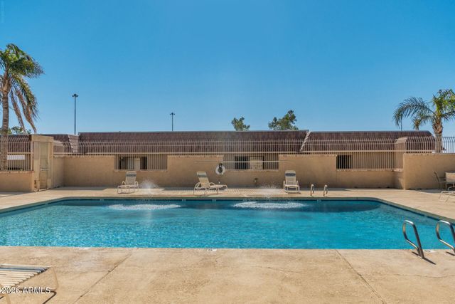 316 W HONONEGH Drive 6, Phoenix, AZ 85027