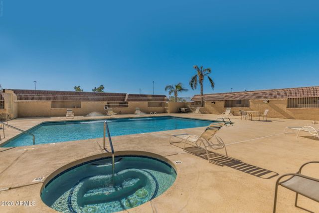 316 W HONONEGH Drive 6, Phoenix, AZ 85027