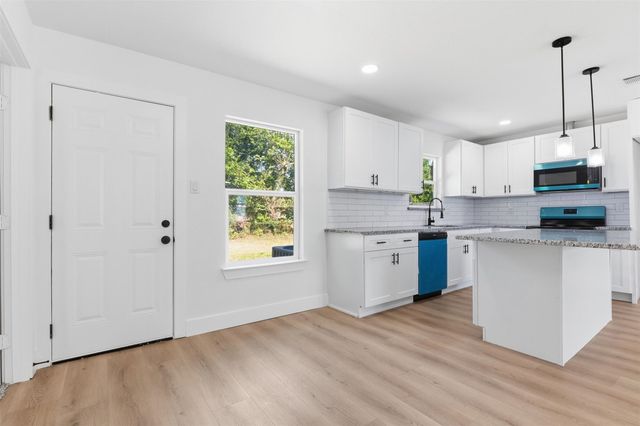 5711 Thrush Drive, Houston, TX 77033