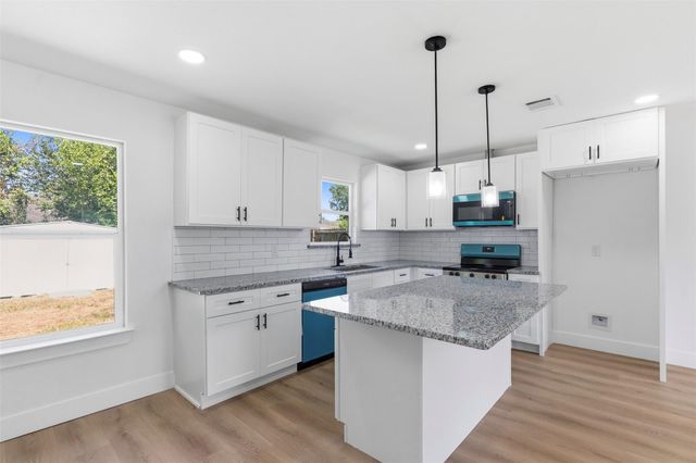 5711 Thrush Drive, Houston, TX 77033