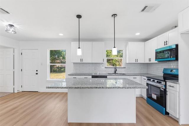 5711 Thrush Drive, Houston, TX 77033