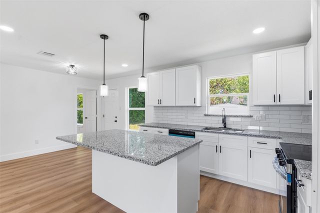 5711 Thrush Drive, Houston, TX 77033
