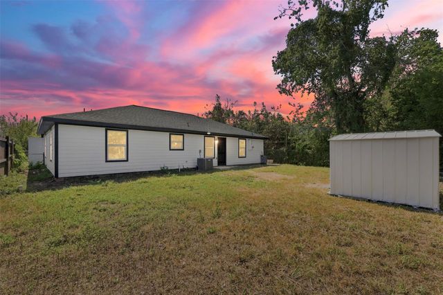 5711 Thrush Drive, Houston, TX 77033