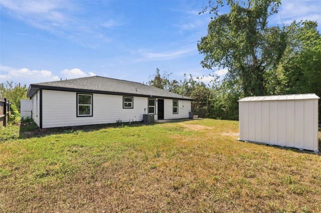 5711 Thrush Drive, Houston, TX 77033