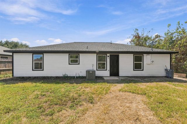 5711 Thrush Drive, Houston, TX 77033