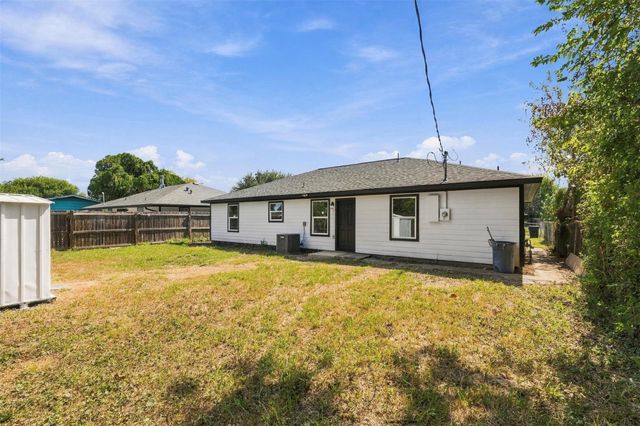 5711 Thrush Drive, Houston, TX 77033