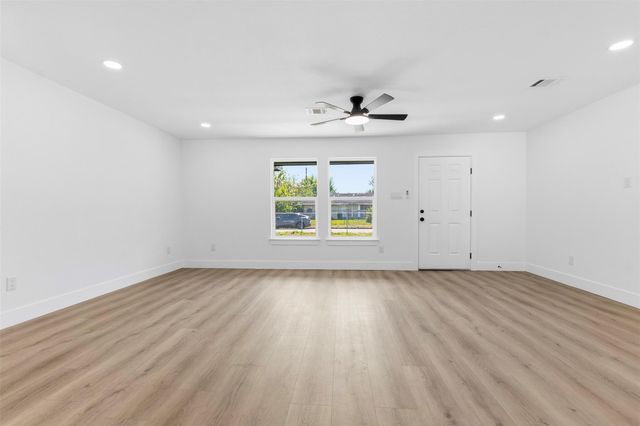 5711 Thrush Drive, Houston, TX 77033