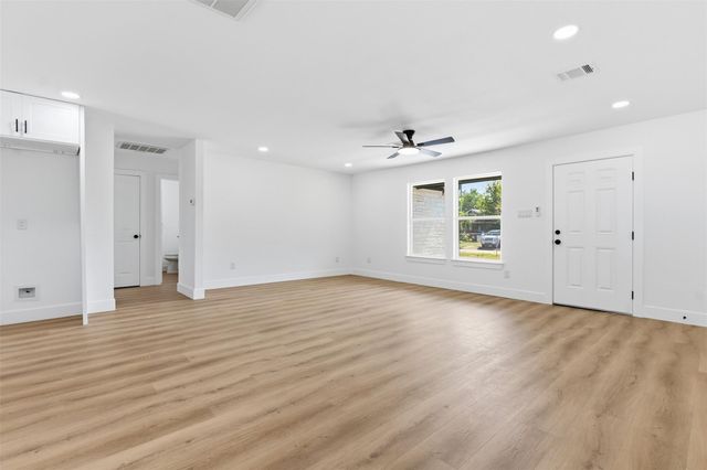 5711 Thrush Drive, Houston, TX 77033