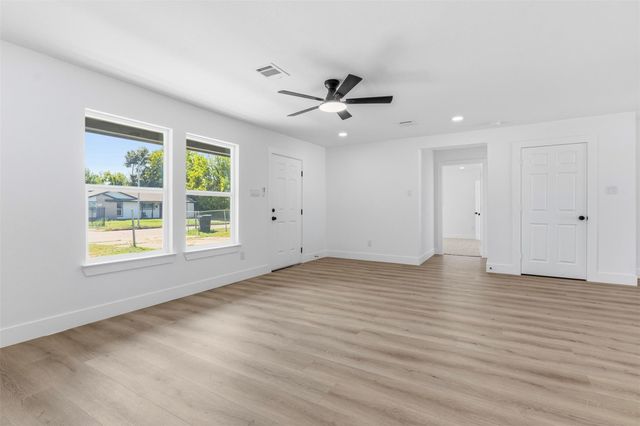 5711 Thrush Drive, Houston, TX 77033
