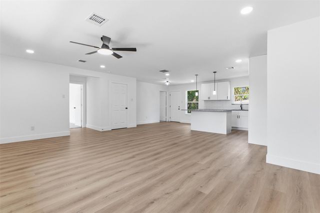 5711 Thrush Drive, Houston, TX 77033