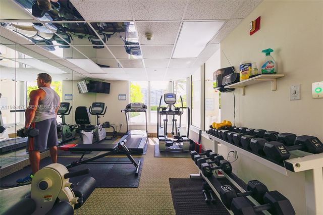 7330 Ocean Ter 20-C, Miami Beach, FL 33141