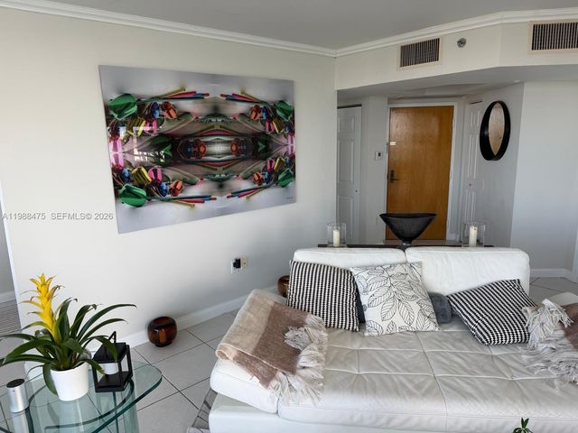 7330 Ocean Ter 20-C, Miami Beach, FL 33141