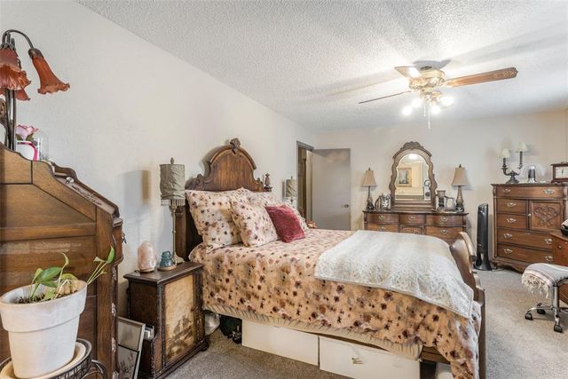 11824 Larkdale Drive, Yukon, OK 73099