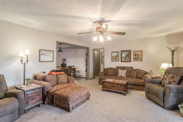 11824 Larkdale Drive, Yukon, OK 73099