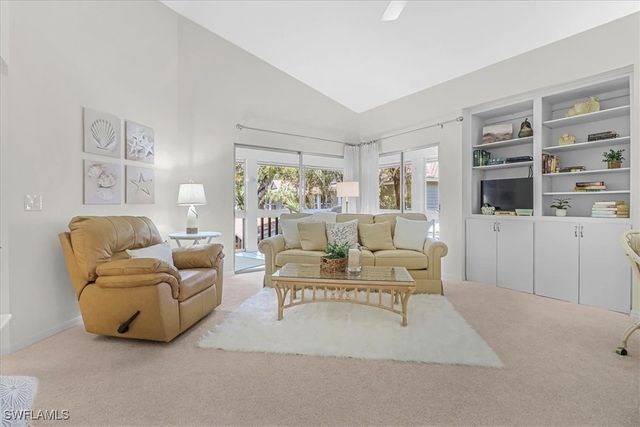 660 Wiggins Bay DR B21, Naples, FL 34110