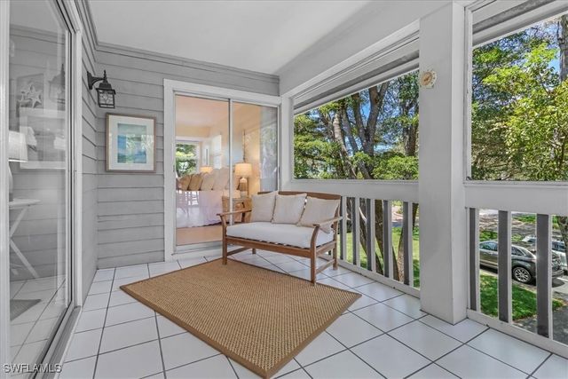 660 Wiggins Bay DR B21, Naples, FL 34110