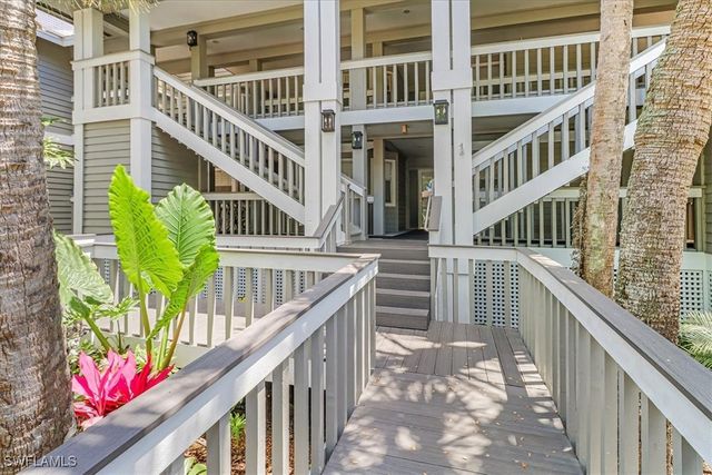 660 Wiggins Bay DR B21, Naples, FL 34110