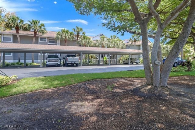 660 Wiggins Bay DR B21, Naples, FL 34110