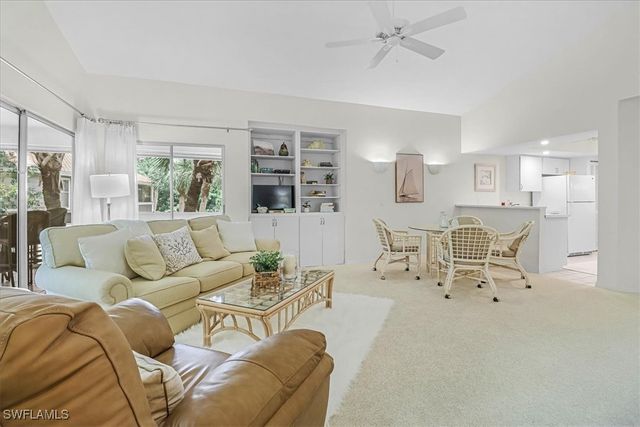 660 Wiggins Bay DR B21, Naples, FL 34110