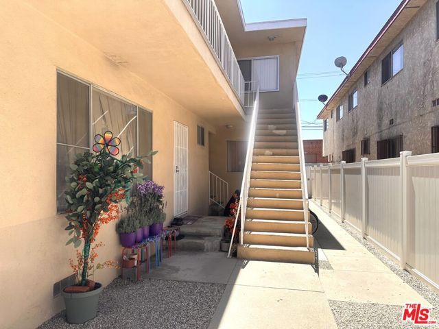12300 Pacific Avenue 7, Los Angeles, CA 90066