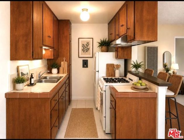 12300 Pacific Avenue 7, Los Angeles, CA 90066