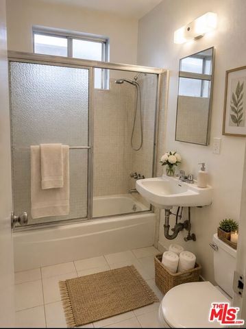 12300 Pacific Avenue 7, Los Angeles, CA 90066