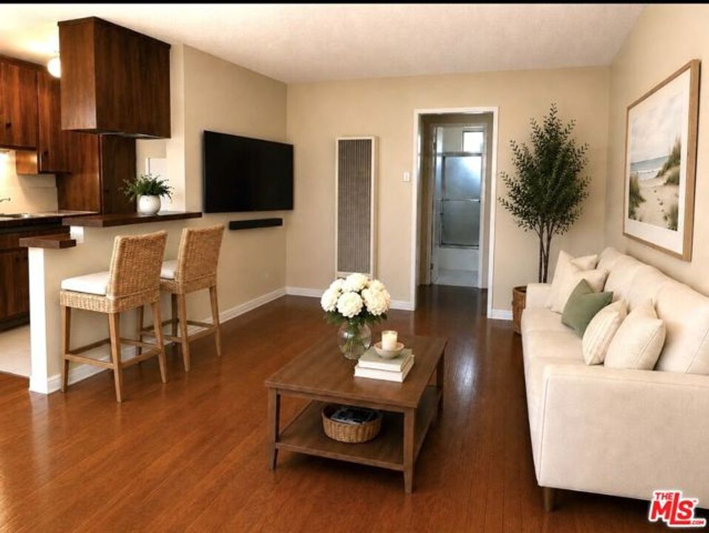 12300 Pacific Avenue 7, Los Angeles, CA 90066