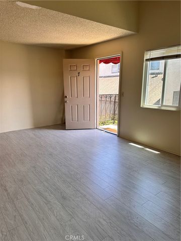 2517 Florida 7, Huntington Beach, CA 92648