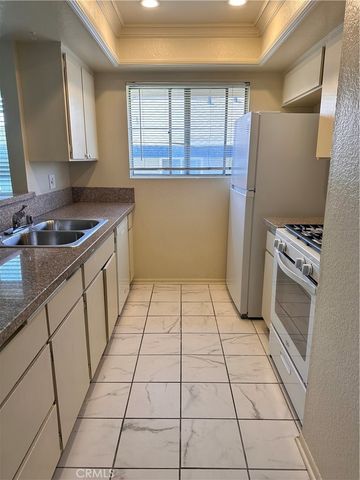 2517 Florida 7, Huntington Beach, CA 92648